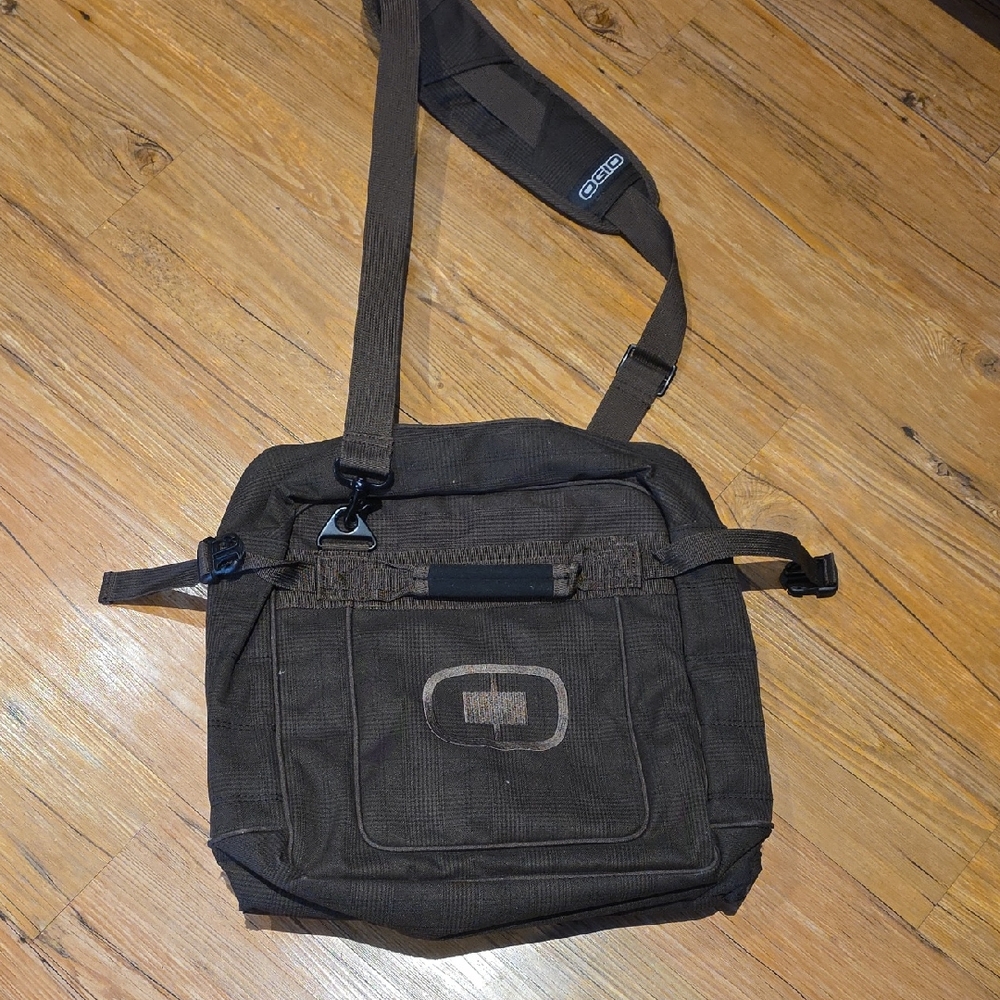 OGIO Dark Brown Messenger Bag Jack Pack Magnetic Closure